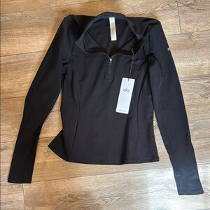 ALO Yoga Women's Black Long Sleeve Top